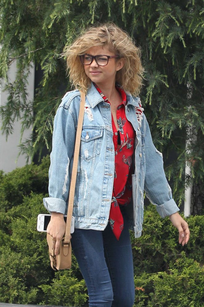 Sarah Hyland out in LA